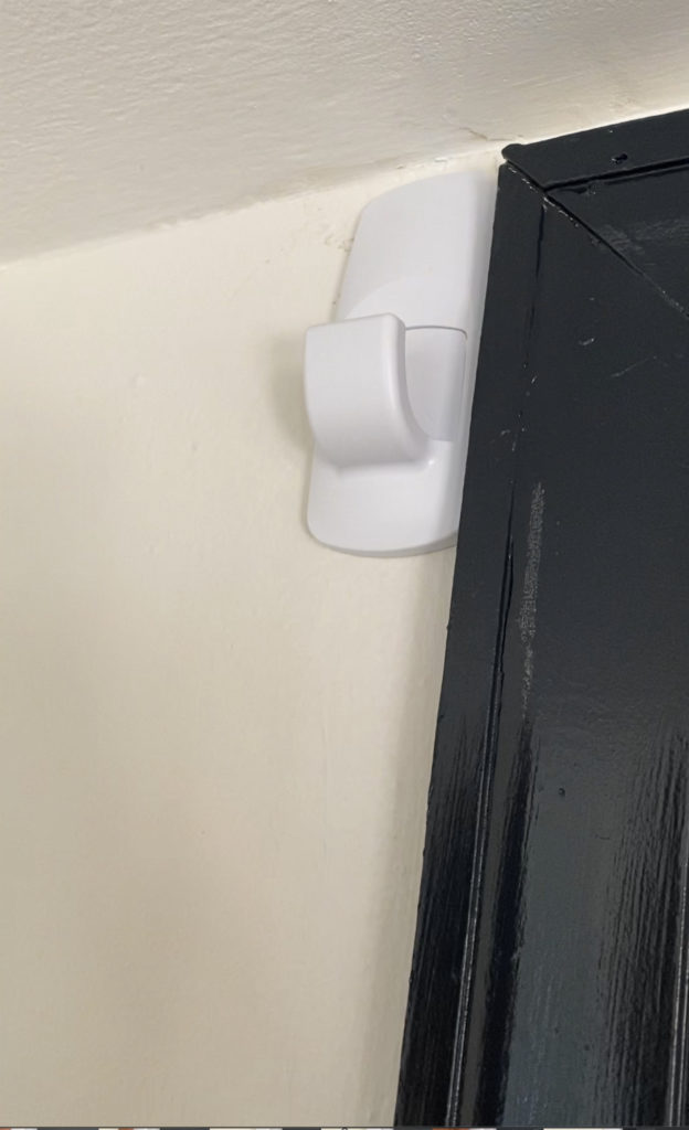 15lb command hook for hanging garland